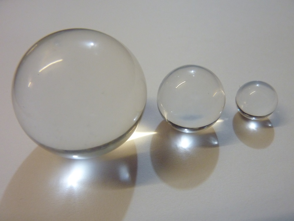clear hollow plastic balls